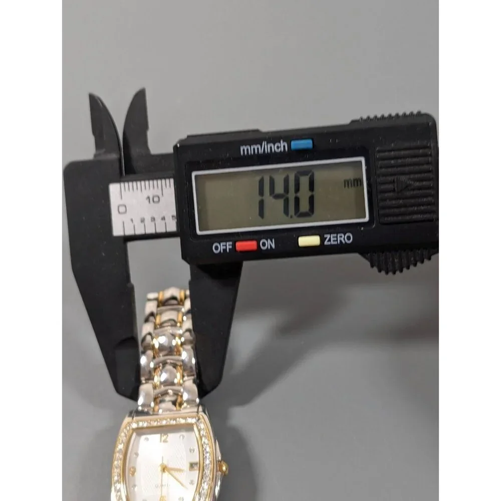 Avon Womens Two Tone Crystal Accent Date Indicator Classic Watch 6.5 inch‎